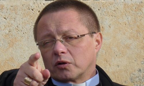 Krew Chrystusa pokonuje wszelkie mury — abp Grzegorz Ryś Krew Chrystusa pokonuje wszelkie mury — abp Grzegorz Ryś